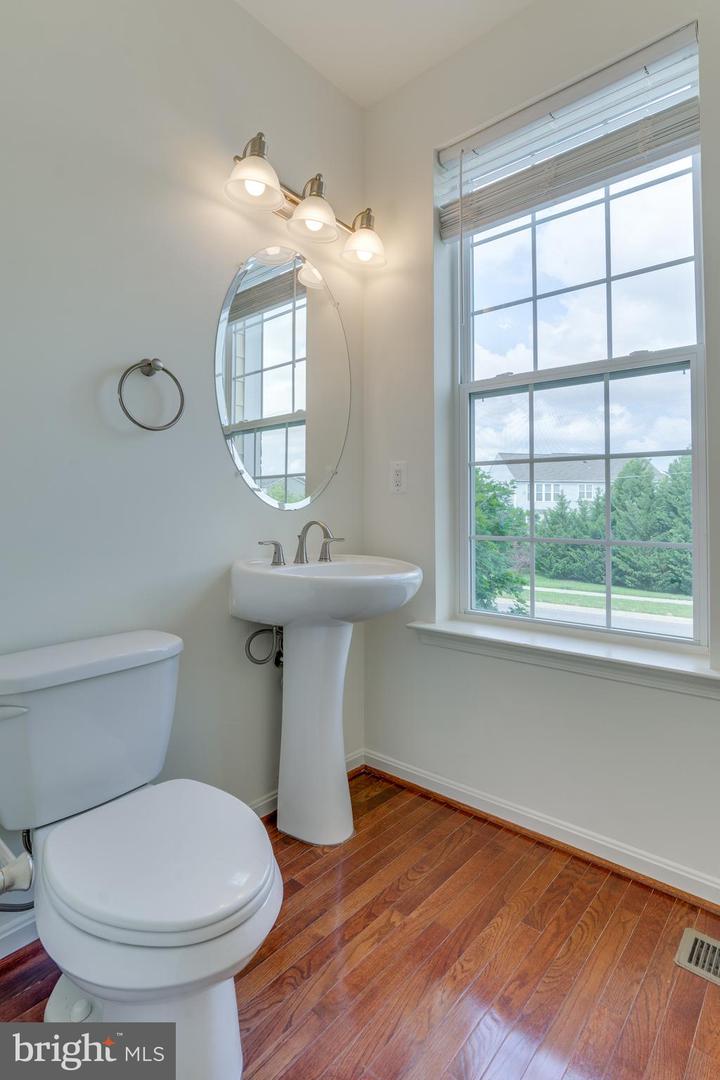25672 PLEASANT VALLEY RD, CHANTILLY, Virginia 20152, 4 Bedrooms Bedrooms, ,3 BathroomsBathrooms,Residential,For sale,25672 PLEASANT VALLEY RD,VALO2093934 MLS # VALO2093934