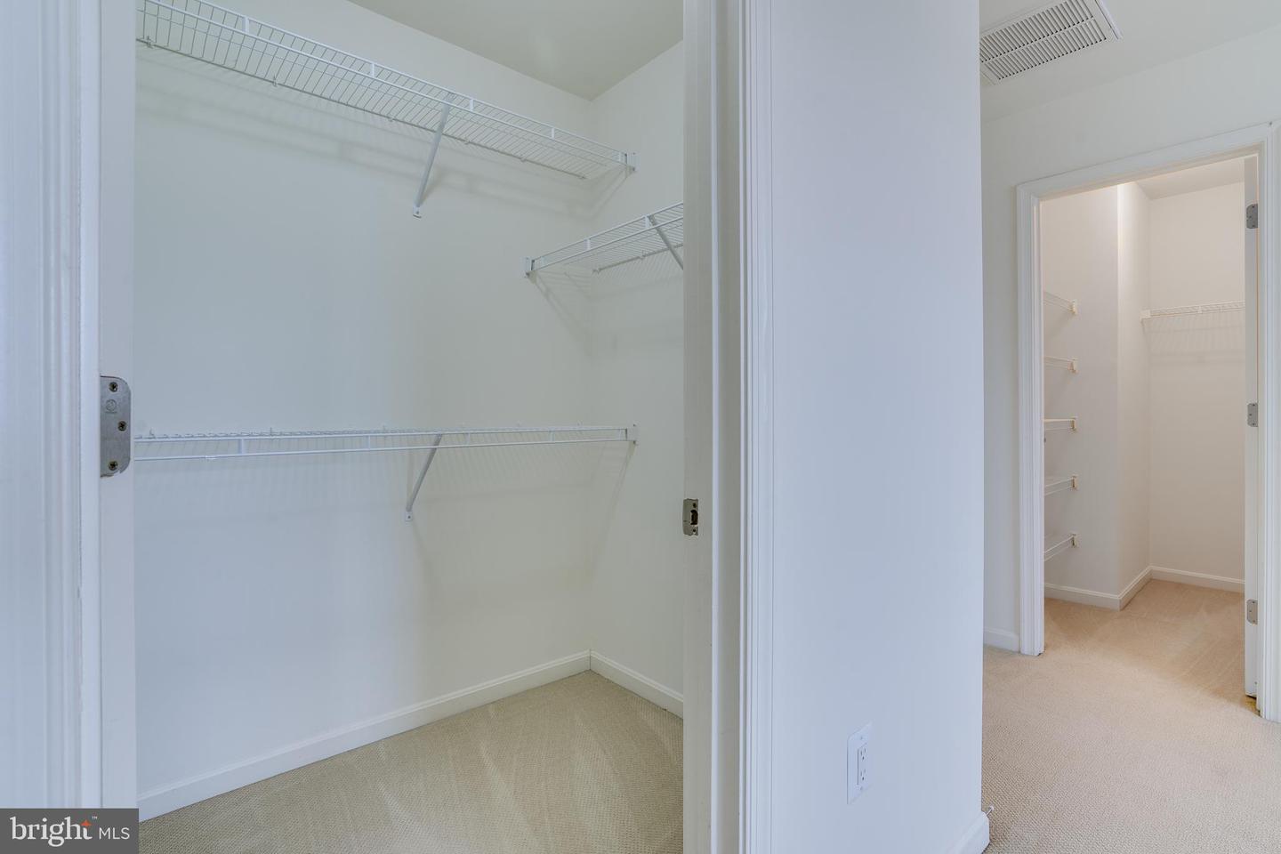 25672 PLEASANT VALLEY RD, CHANTILLY, Virginia 20152, 4 Bedrooms Bedrooms, ,3 BathroomsBathrooms,Residential,For sale,25672 PLEASANT VALLEY RD,VALO2093934 MLS # VALO2093934