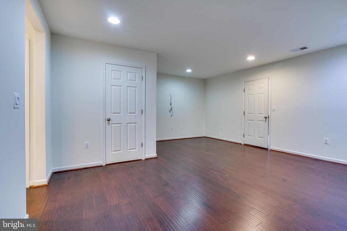 25672 PLEASANT VALLEY RD, CHANTILLY, Virginia 20152, 4 Bedrooms Bedrooms, ,3 BathroomsBathrooms,Residential,For sale,25672 PLEASANT VALLEY RD,VALO2093934 MLS # VALO2093934
