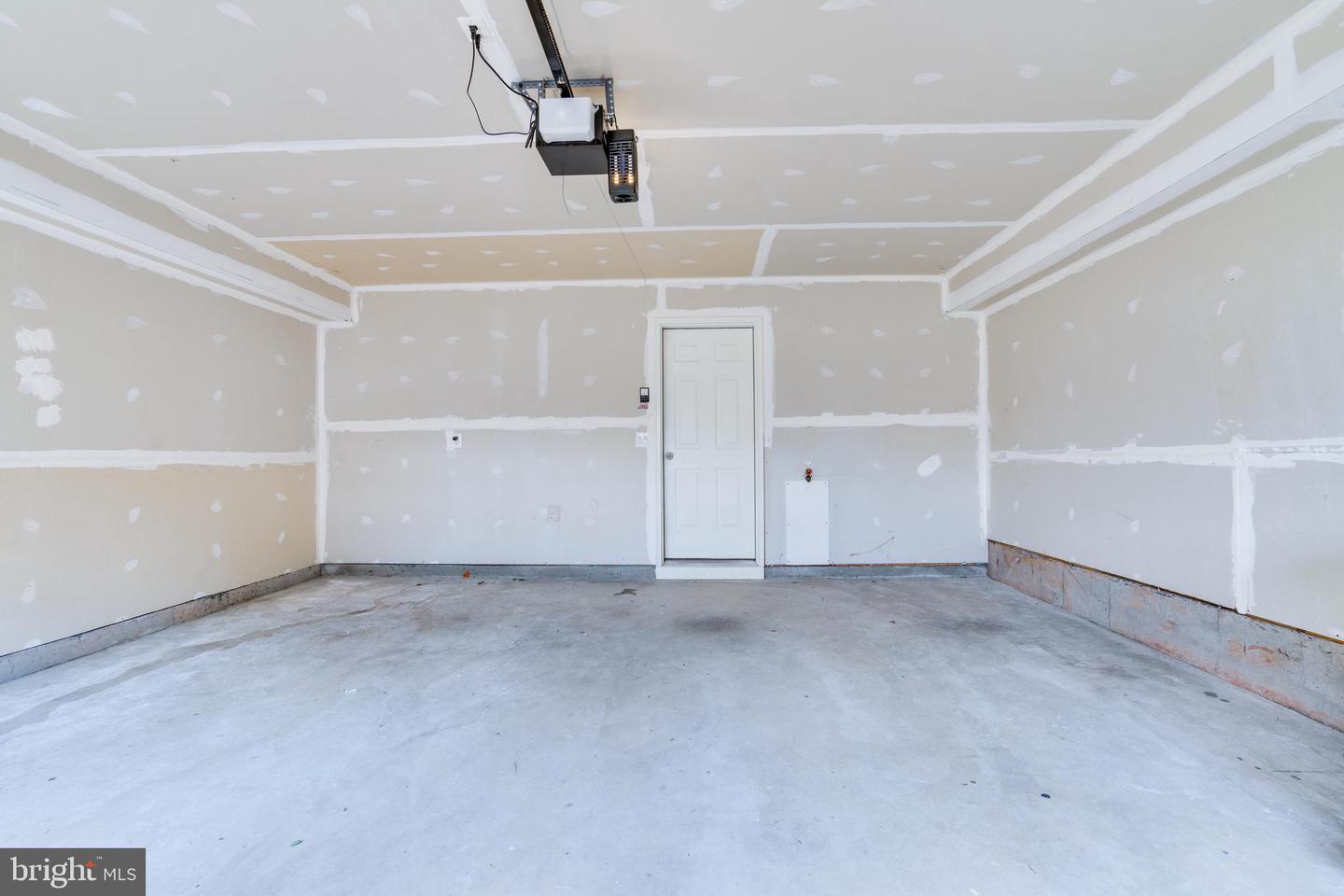 25672 PLEASANT VALLEY RD, CHANTILLY, Virginia 20152, 4 Bedrooms Bedrooms, ,3 BathroomsBathrooms,Residential,For sale,25672 PLEASANT VALLEY RD,VALO2093934 MLS # VALO2093934