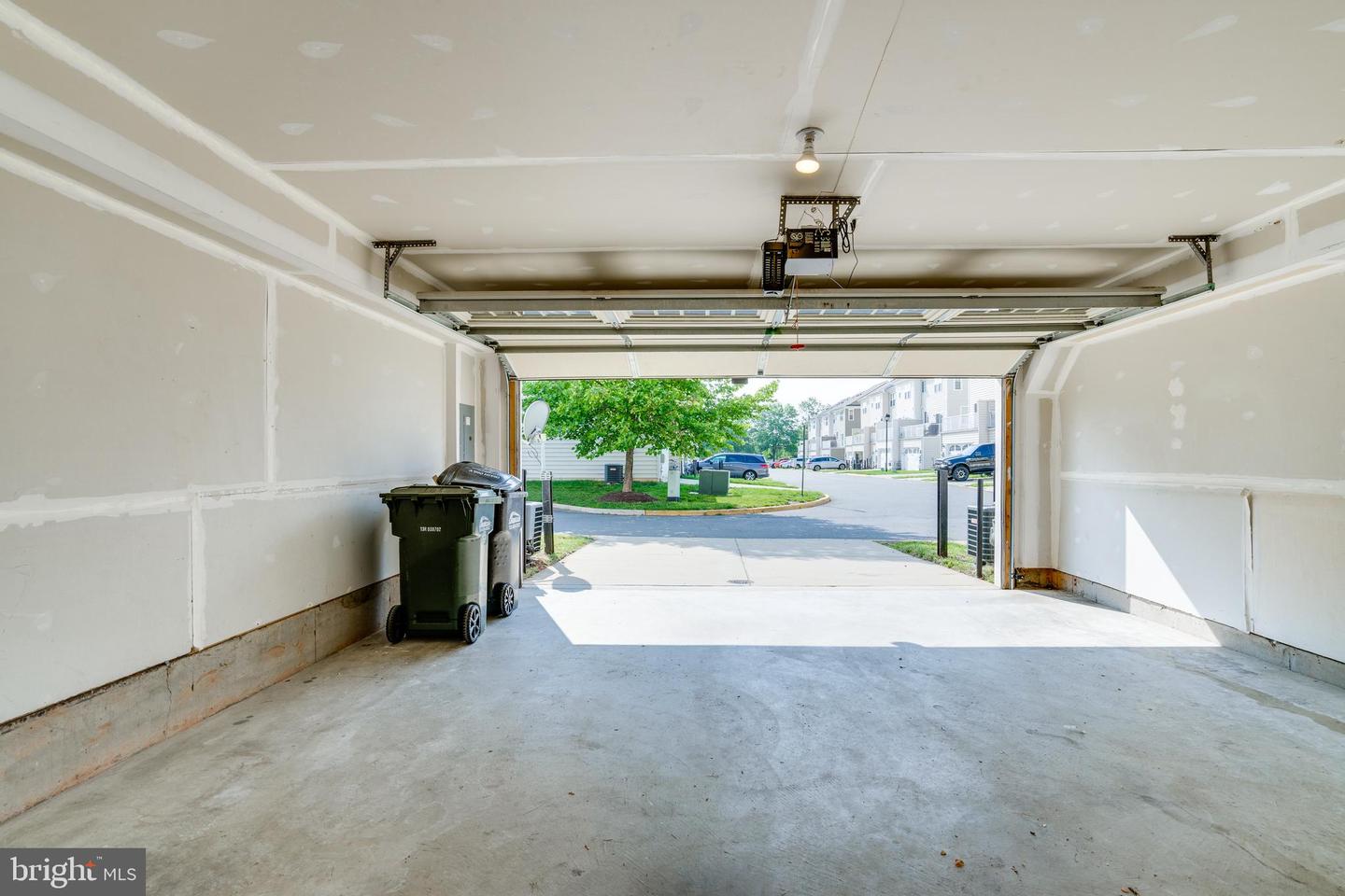 25672 PLEASANT VALLEY RD, CHANTILLY, Virginia 20152, 4 Bedrooms Bedrooms, ,3 BathroomsBathrooms,Residential,For sale,25672 PLEASANT VALLEY RD,VALO2093934 MLS # VALO2093934