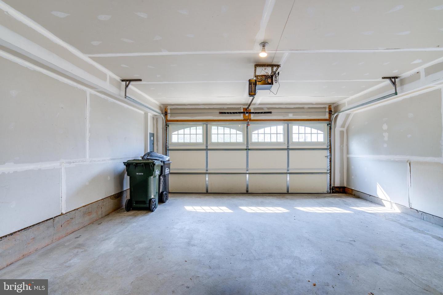 25672 PLEASANT VALLEY RD, CHANTILLY, Virginia 20152, 4 Bedrooms Bedrooms, ,3 BathroomsBathrooms,Residential,For sale,25672 PLEASANT VALLEY RD,VALO2093934 MLS # VALO2093934