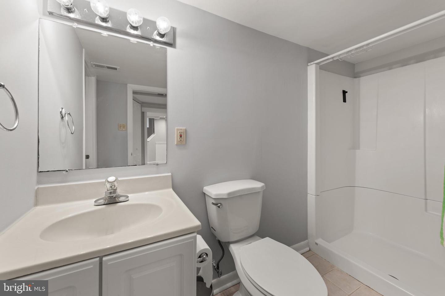 2610 HAMLIN ST NE, WASHINGTON, District Of Columbia 20018, 3 Bedrooms Bedrooms, ,2 BathroomsBathrooms,Residential,For sale,2610 HAMLIN ST NE,DCDC2198642 MLS # DCDC2198642