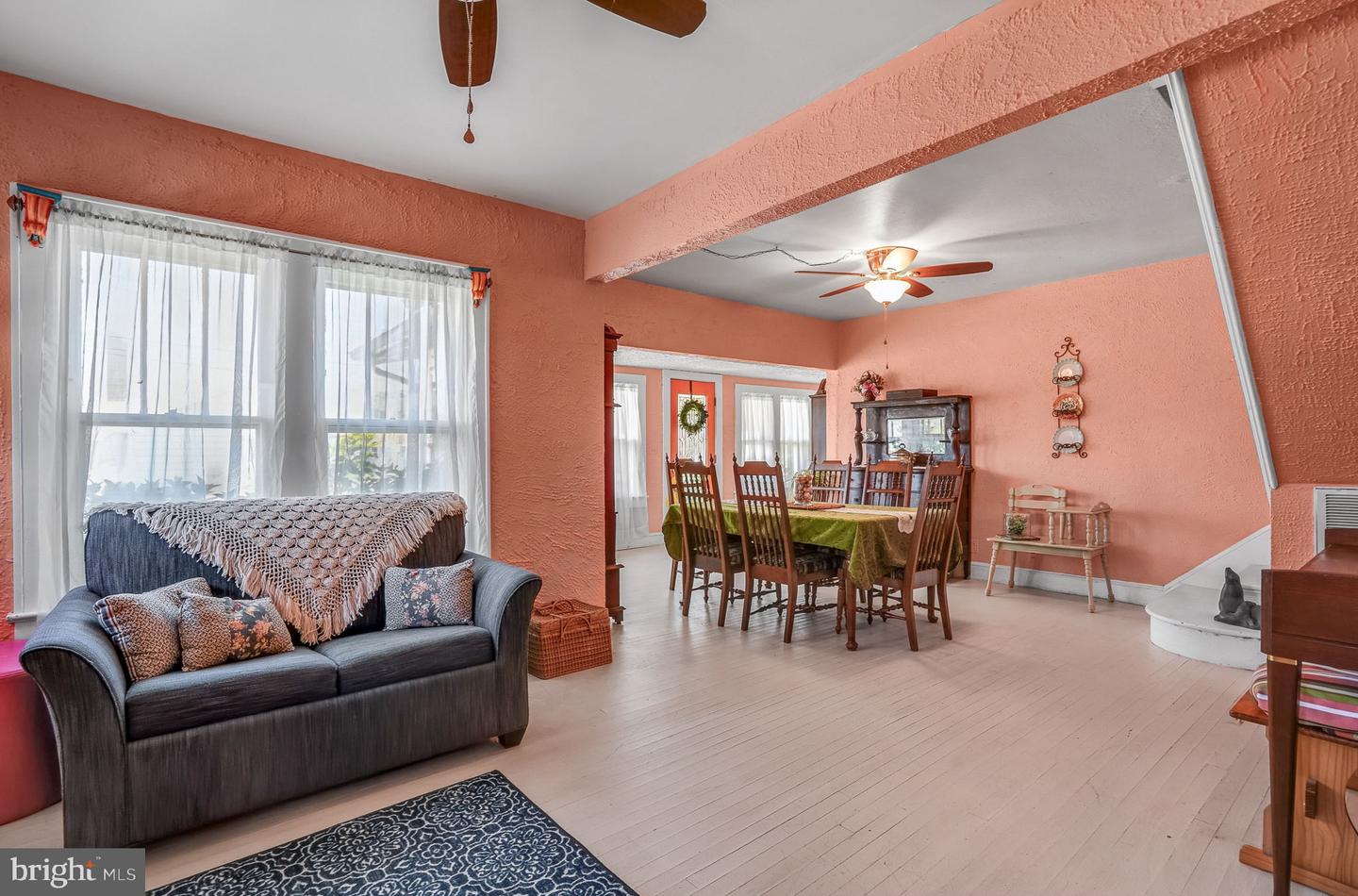 6126 TAYLOR ST, CHINCOTEAGUE ISLAND, Virginia 23336, 4 Bedrooms Bedrooms, ,2 BathroomsBathrooms,Residential,For sale,6126 TAYLOR ST,VAAC2001872 MLS # VAAC2001872