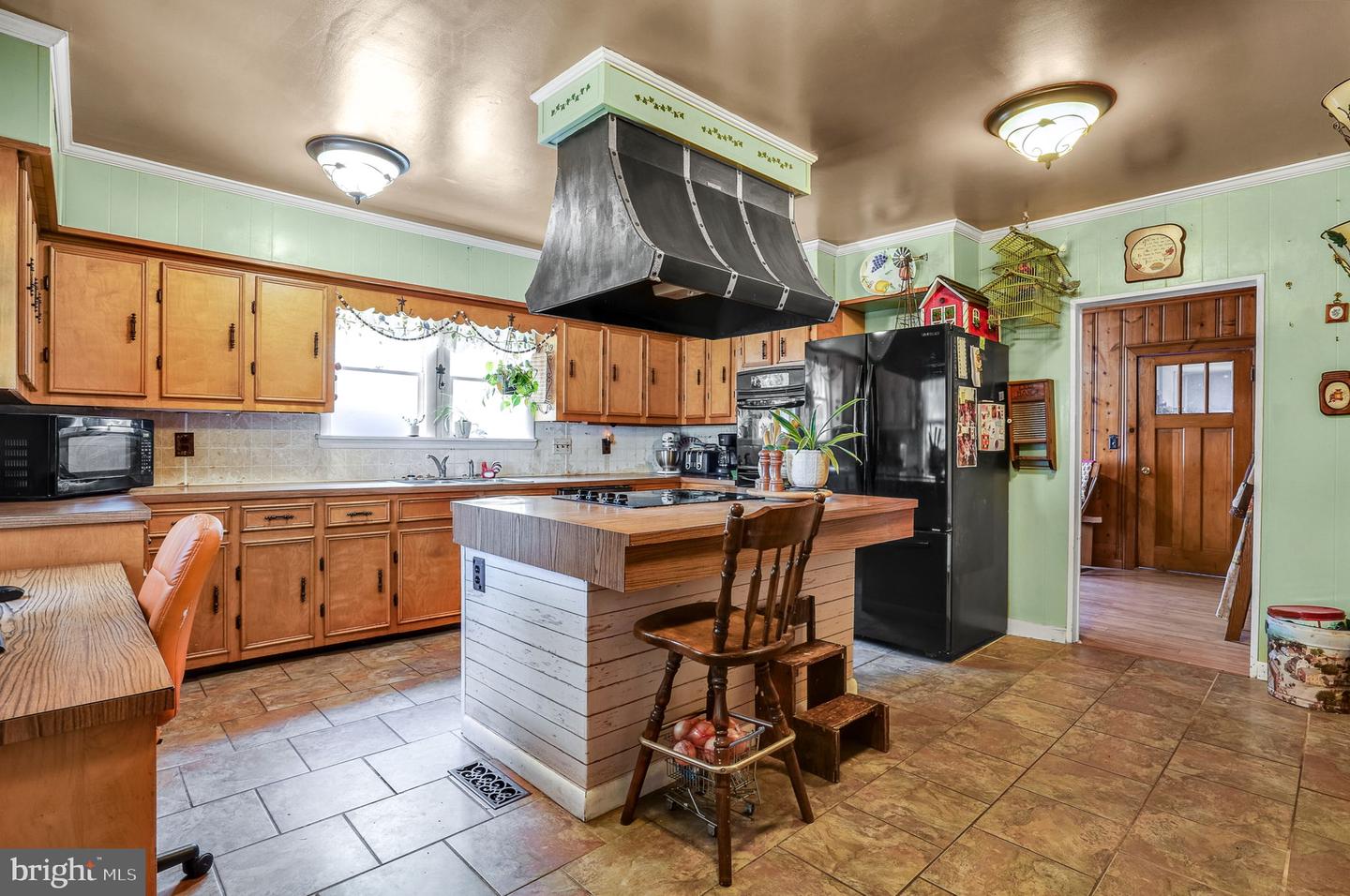 6126 TAYLOR ST, CHINCOTEAGUE ISLAND, Virginia 23336, 4 Bedrooms Bedrooms, ,2 BathroomsBathrooms,Residential,For sale,6126 TAYLOR ST,VAAC2001872 MLS # VAAC2001872