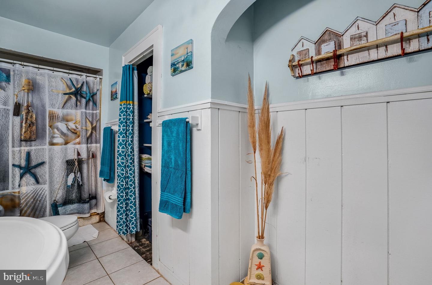 6126 TAYLOR ST, CHINCOTEAGUE ISLAND, Virginia 23336, 4 Bedrooms Bedrooms, ,2 BathroomsBathrooms,Residential,For sale,6126 TAYLOR ST,VAAC2001872 MLS # VAAC2001872