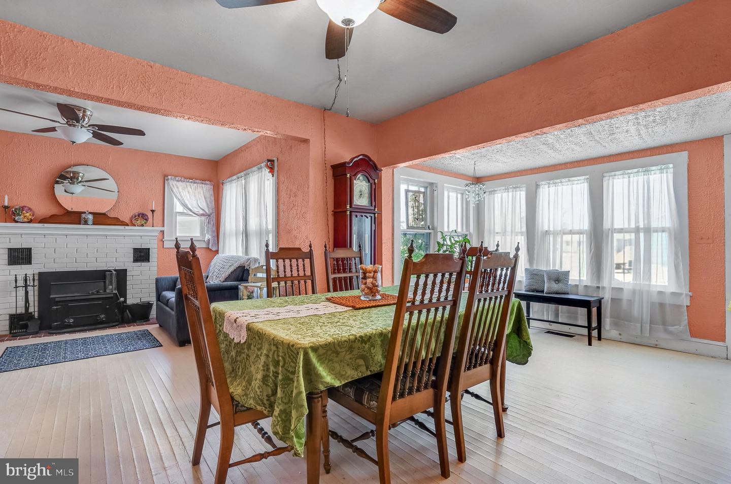 6126 TAYLOR ST, CHINCOTEAGUE ISLAND, Virginia 23336, 4 Bedrooms Bedrooms, ,2 BathroomsBathrooms,Residential,For sale,6126 TAYLOR ST,VAAC2001872 MLS # VAAC2001872