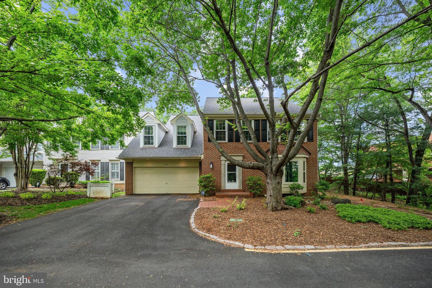2300 YVONNES WAY, DUNN LORING, Virginia 22027, 4 Bedrooms Bedrooms, ,4 BathroomsBathrooms,Residential,For sale,2300 YVONNES WAY,VAFX2243606 MLS # VAFX2243606