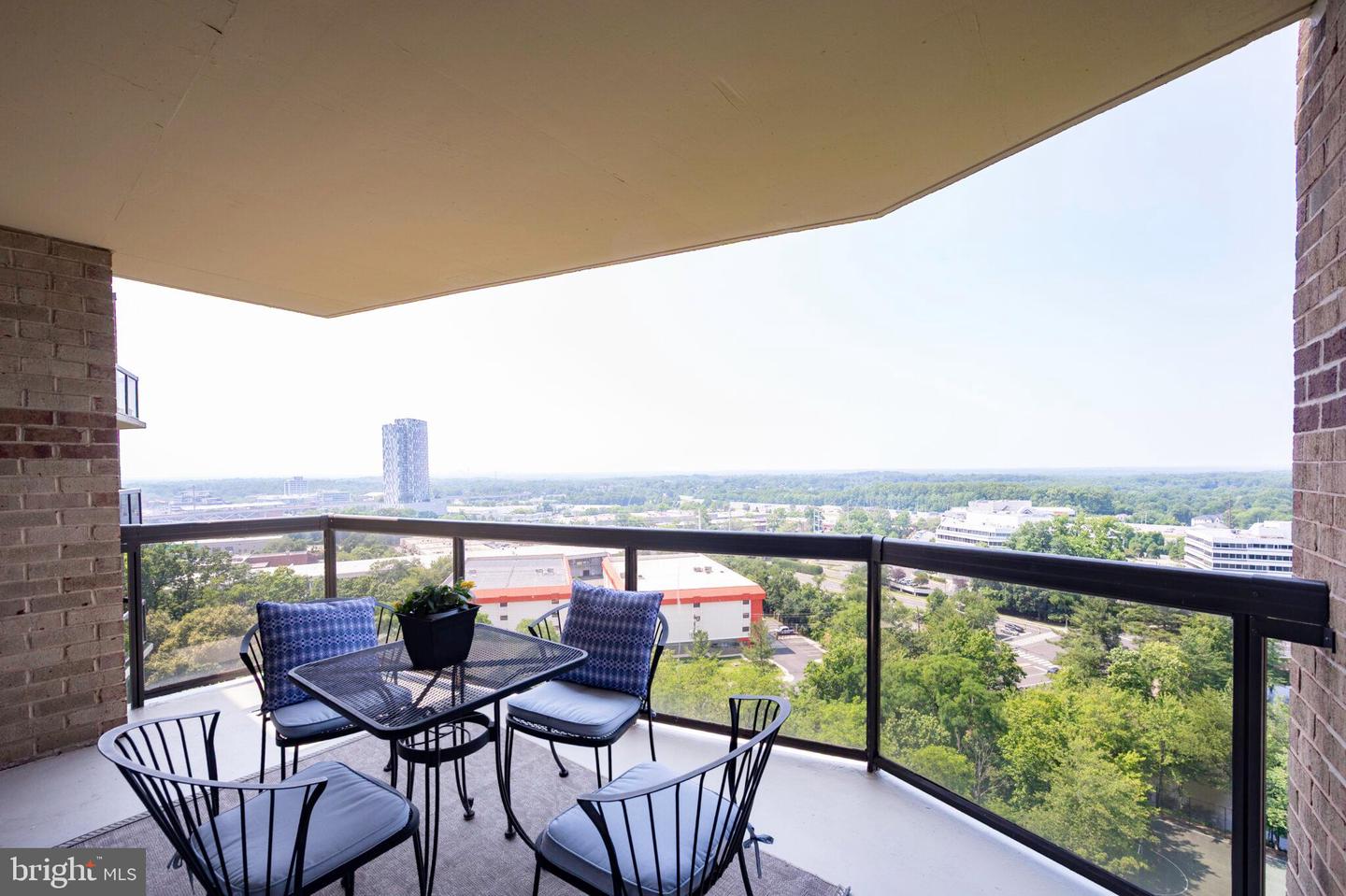 8380 GREENSBORO DR #906, MCLEAN, Virginia 22102, 2 Bedrooms Bedrooms, ,1 BathroomBathrooms,Residential,For sale,8380 GREENSBORO DR #906,VAFX2243678 MLS # VAFX2243678