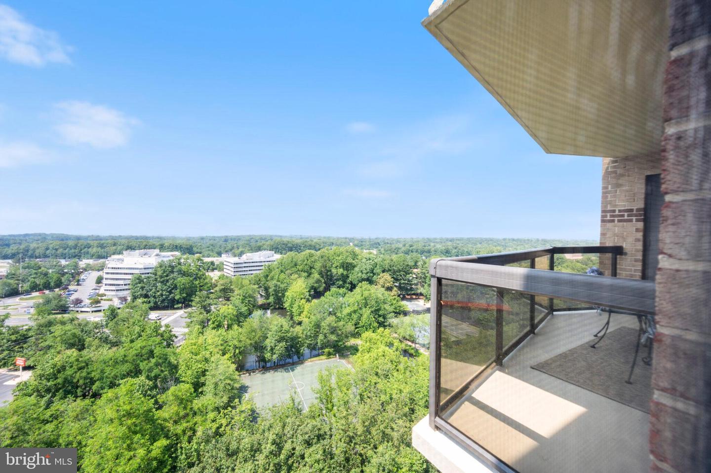 8380 GREENSBORO DR #906, MCLEAN, Virginia 22102, 2 Bedrooms Bedrooms, ,1 BathroomBathrooms,Residential,For sale,8380 GREENSBORO DR #906,VAFX2243678 MLS # VAFX2243678