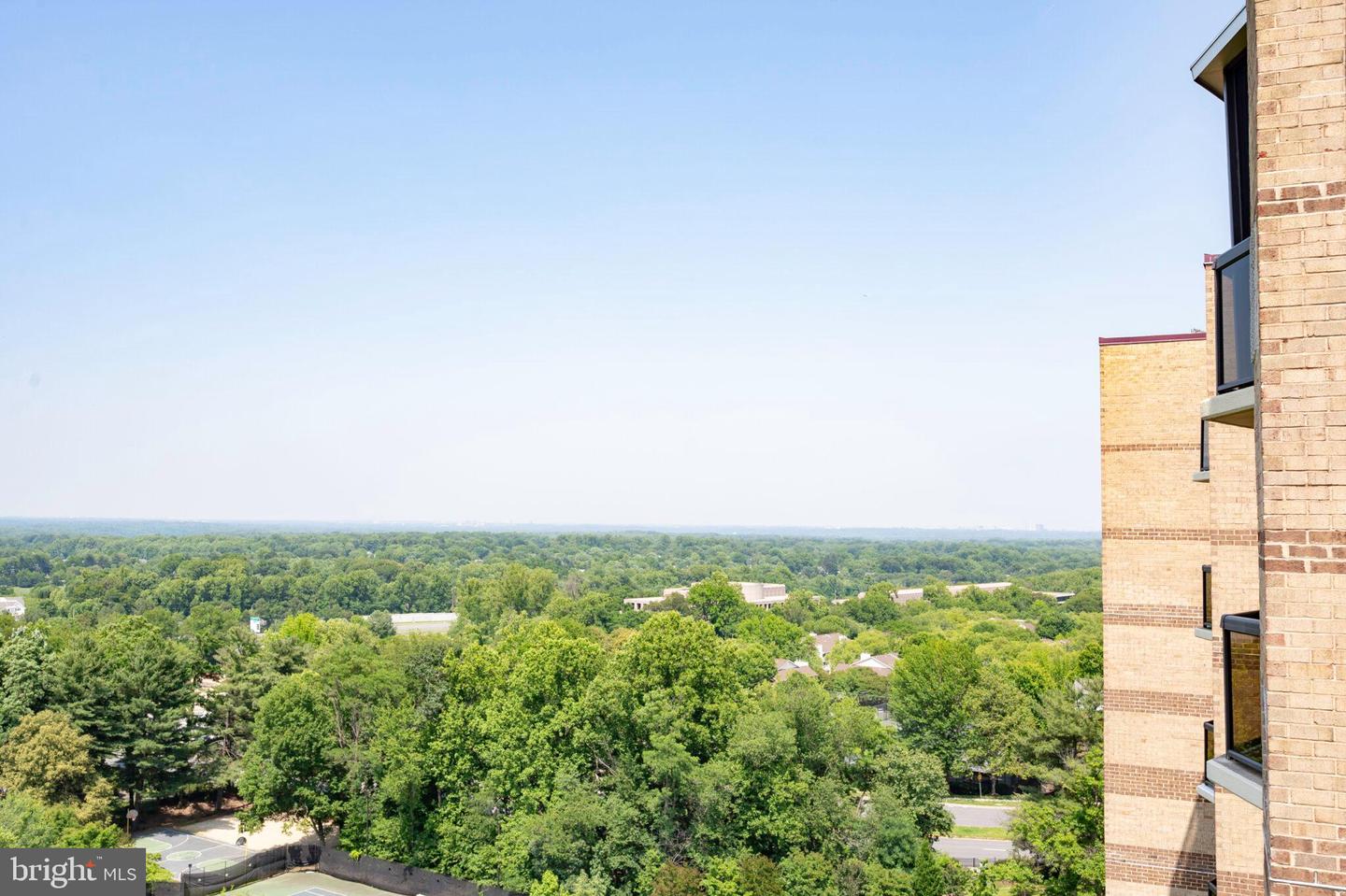 8380 GREENSBORO DR #906, MCLEAN, Virginia 22102, 2 Bedrooms Bedrooms, ,1 BathroomBathrooms,Residential,For sale,8380 GREENSBORO DR #906,VAFX2243678 MLS # VAFX2243678