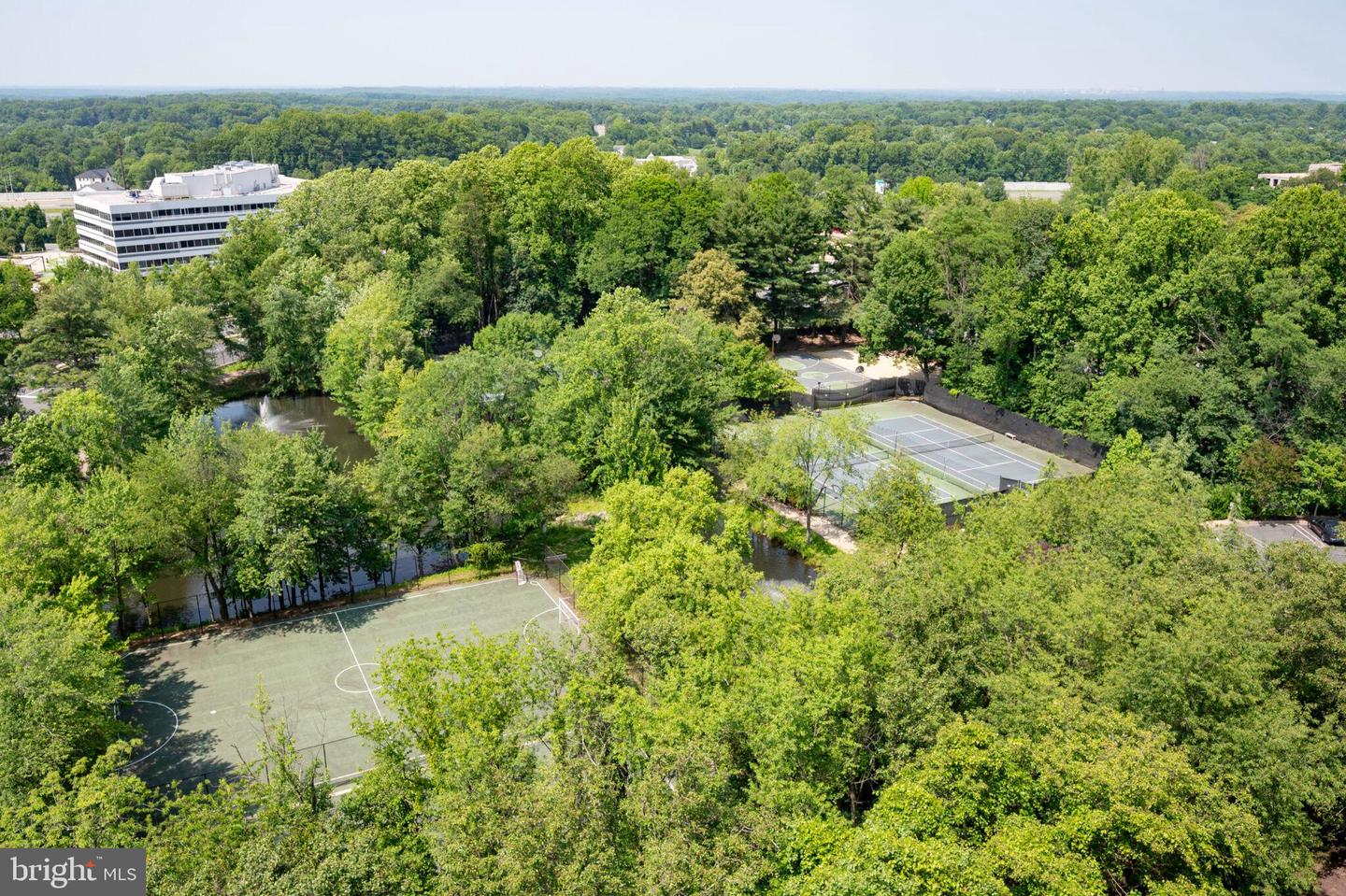 8380 GREENSBORO DR #906, MCLEAN, Virginia 22102, 2 Bedrooms Bedrooms, ,1 BathroomBathrooms,Residential,For sale,8380 GREENSBORO DR #906,VAFX2243678 MLS # VAFX2243678