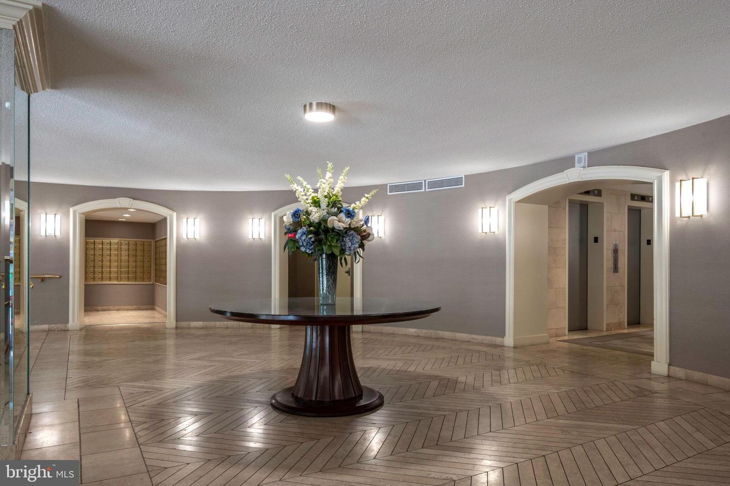 8380 GREENSBORO DR #906, MCLEAN, Virginia 22102, 2 Bedrooms Bedrooms, ,1 BathroomBathrooms,Residential,For sale,8380 GREENSBORO DR #906,VAFX2243678 MLS # VAFX2243678