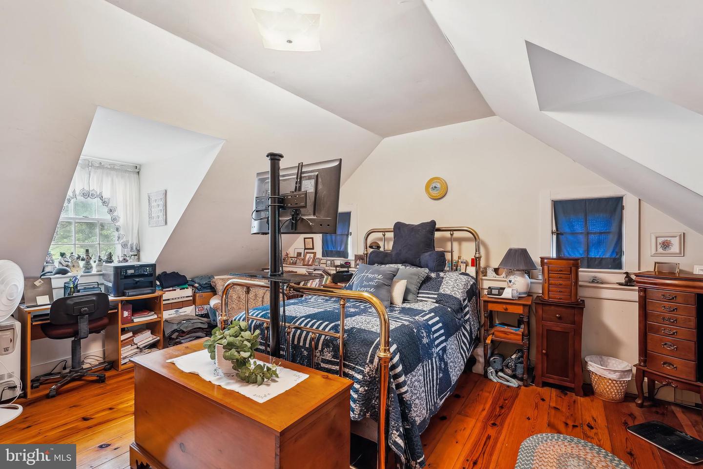 14732 ROSE HOLLOW LN, WATERFORD, Virginia 20197, 3 Bedrooms Bedrooms, 6 Rooms Rooms,2 BathroomsBathrooms,Residential,For sale,14732 ROSE HOLLOW LN,VALO2097876 MLS # VALO2097876