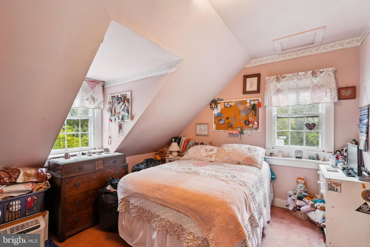 14732 ROSE HOLLOW LN, WATERFORD, Virginia 20197, 3 Bedrooms Bedrooms, 6 Rooms Rooms,2 BathroomsBathrooms,Residential,For sale,14732 ROSE HOLLOW LN,VALO2097876 MLS # VALO2097876