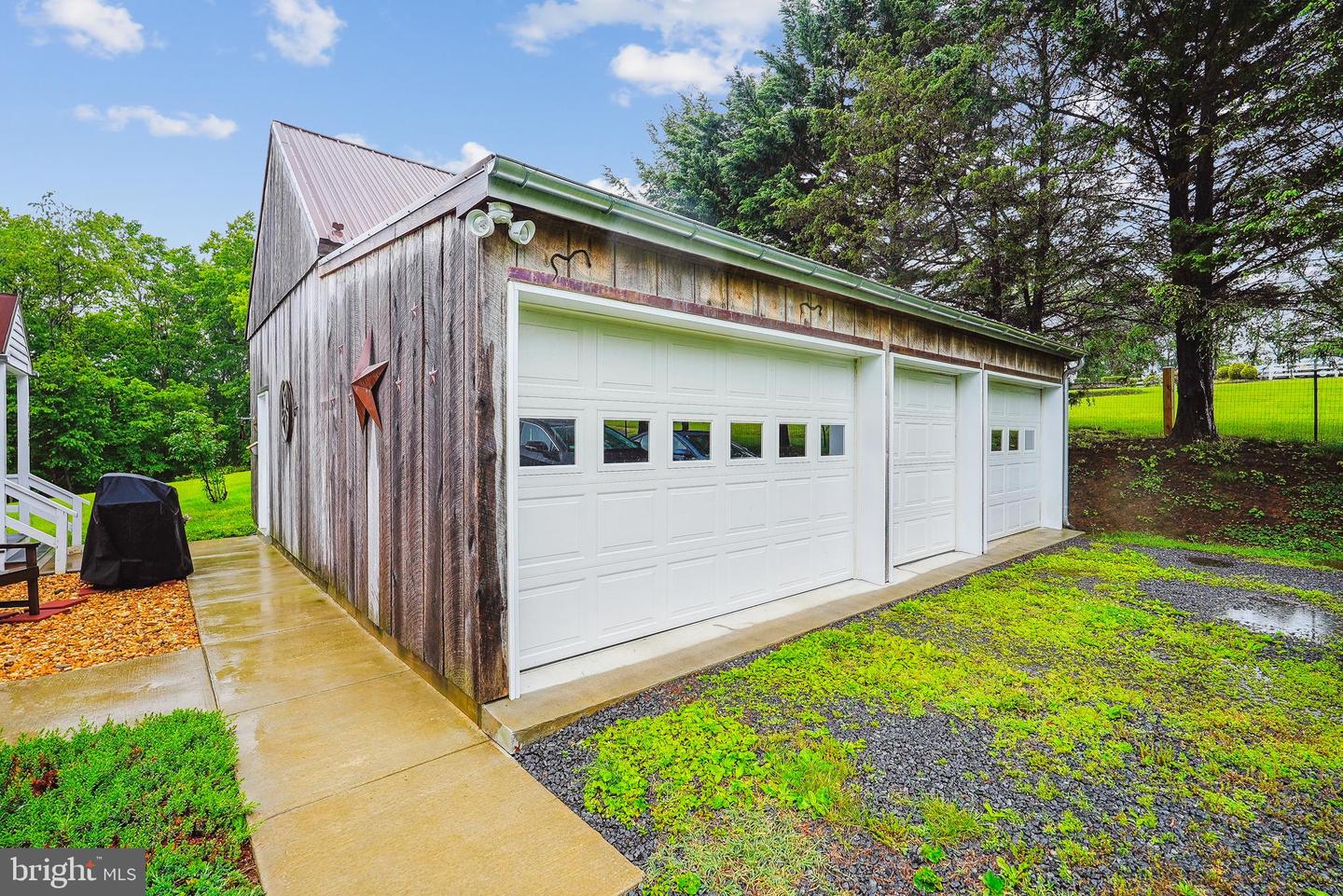 14732 ROSE HOLLOW LN, WATERFORD, Virginia 20197, 3 Bedrooms Bedrooms, 6 Rooms Rooms,2 BathroomsBathrooms,Residential,For sale,14732 ROSE HOLLOW LN,VALO2097876 MLS # VALO2097876