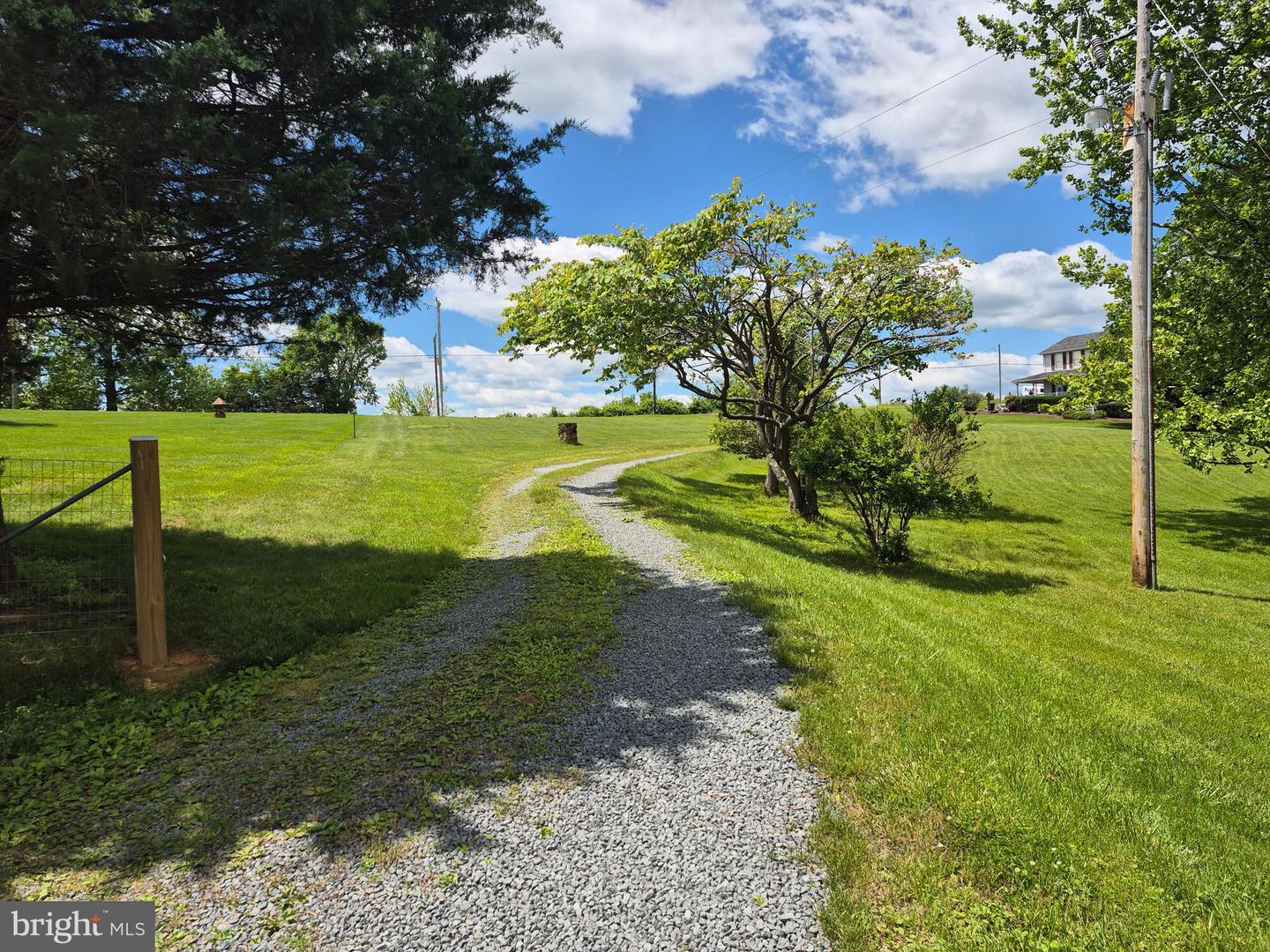 14732 ROSE HOLLOW LN, WATERFORD, Virginia 20197, 3 Bedrooms Bedrooms, 6 Rooms Rooms,2 BathroomsBathrooms,Residential,For sale,14732 ROSE HOLLOW LN,VALO2097876 MLS # VALO2097876