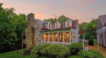 14732 ROSE HOLLOW LN, WATERFORD, Virginia 20197, 3 Bedrooms Bedrooms, 6 Rooms Rooms,2 BathroomsBathrooms,Residential,For sale,14732 ROSE HOLLOW LN,VALO2097876 MLS # VALO2097876