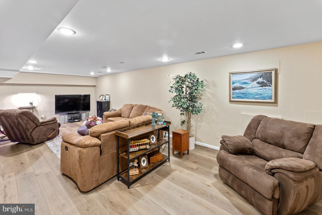 44 BRIDGEPORT CIR, STAFFORD, Virginia 22554, 4 Bedrooms Bedrooms, ,3 BathroomsBathrooms,Residential,For sale,44 BRIDGEPORT CIR,VAST2039242 MLS # VAST2039242