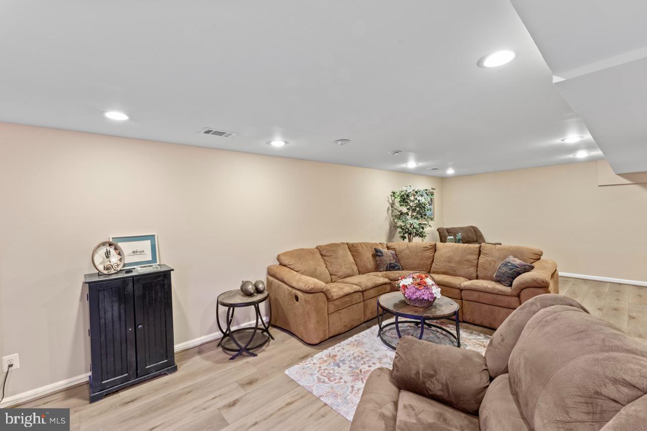 44 BRIDGEPORT CIR, STAFFORD, Virginia 22554, 4 Bedrooms Bedrooms, ,3 BathroomsBathrooms,Residential,For sale,44 BRIDGEPORT CIR,VAST2039242 MLS # VAST2039242