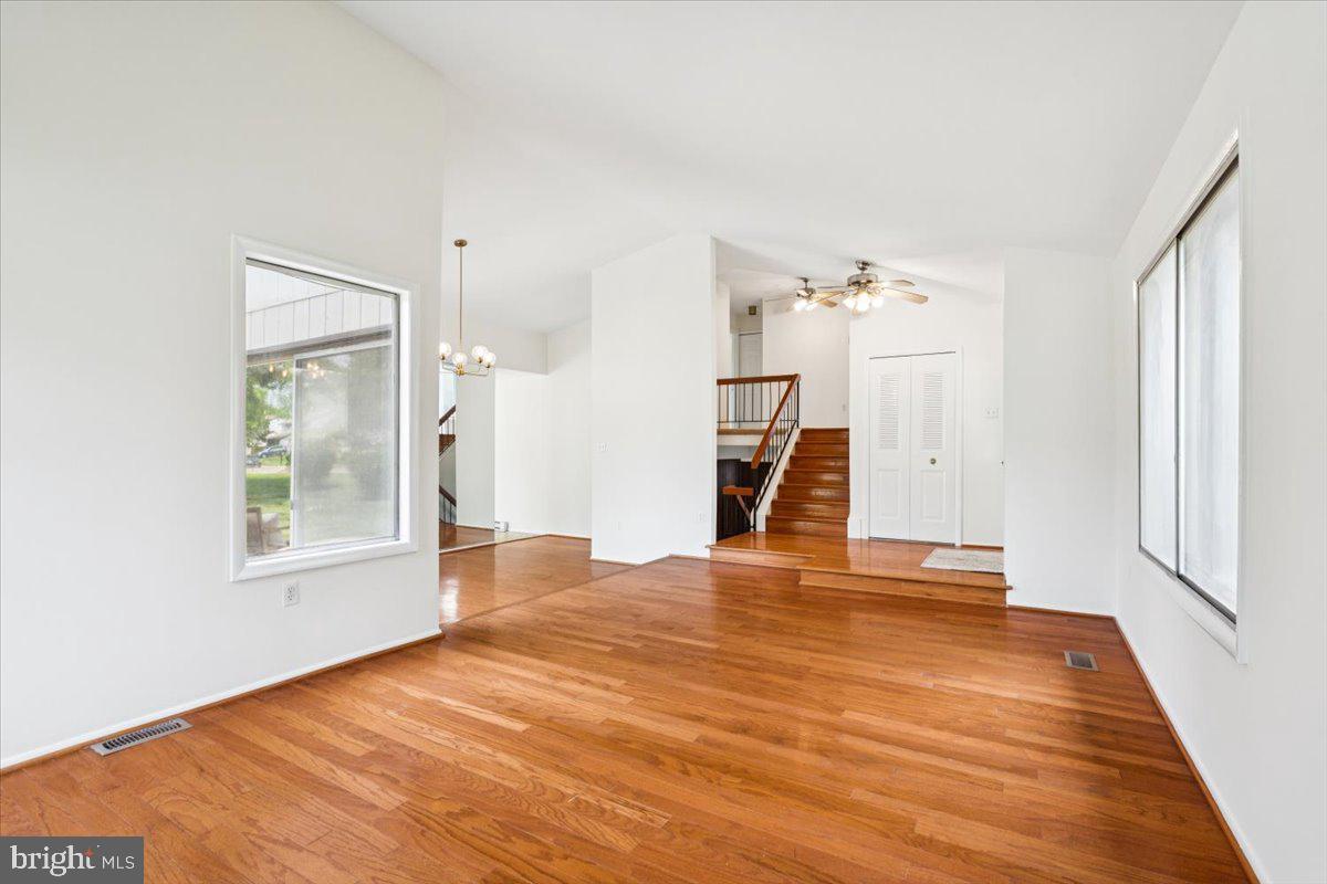 167 S FOX RD, STERLING, Virginia 20164, 4 Bedrooms Bedrooms, ,2 BathroomsBathrooms,Residential,For sale,167 S FOX RD,VALO2098320 MLS # VALO2098320