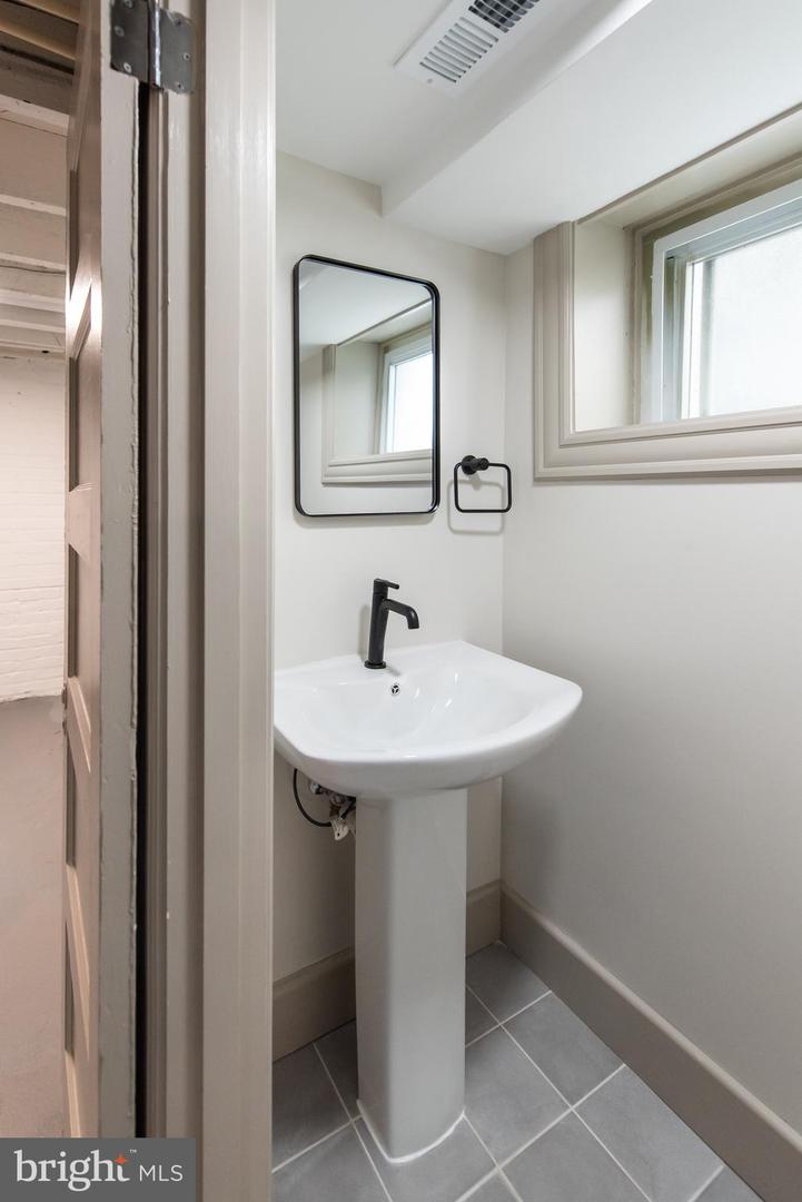 110 VARNUM ST NW, WASHINGTON, District Of Columbia 20011, 3 Bedrooms Bedrooms, ,2 BathroomsBathrooms,Residential,For sale,110 VARNUM ST NW,DCDC2203588 MLS # DCDC2203588