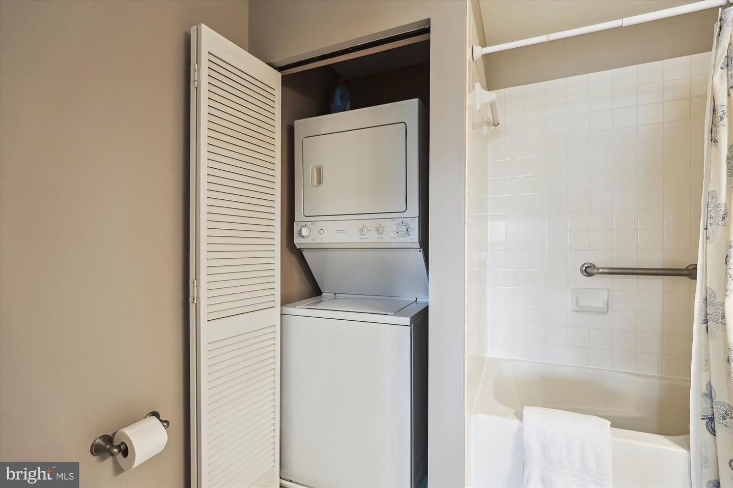 171 SOMERVELLE ST #402, ALEXANDRIA, Virginia 22304, 1 Bedroom Bedrooms, ,1 BathroomBathrooms,Residential,For sale,171 SOMERVELLE ST #402,VAAX2046050 MLS # VAAX2046050