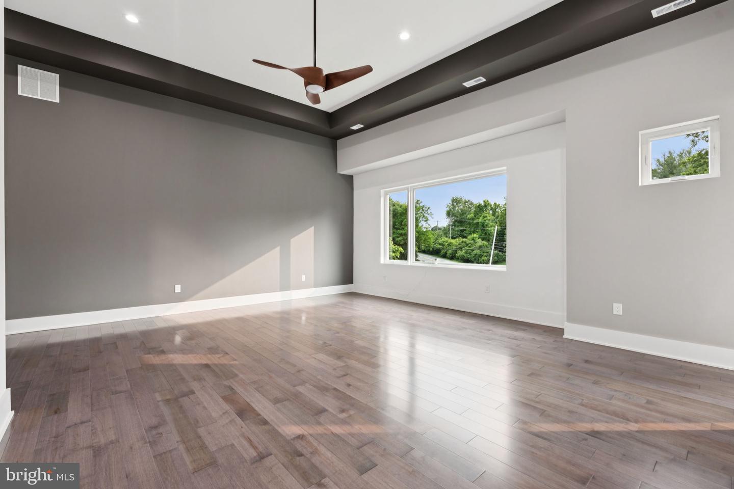 2209 HUNTER MILL RD, VIENNA, Virginia 22181, 5 Bedrooms Bedrooms, ,7 BathroomsBathrooms,Residential,For sale,2209 HUNTER MILL RD,VAFX2244054 MLS # VAFX2244054