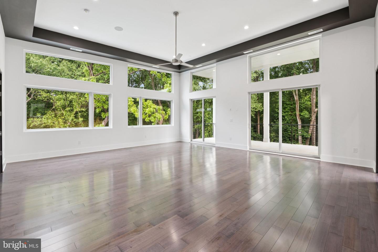 2209 HUNTER MILL RD, VIENNA, Virginia 22181, 5 Bedrooms Bedrooms, ,7 BathroomsBathrooms,Residential,For sale,2209 HUNTER MILL RD,VAFX2244054 MLS # VAFX2244054