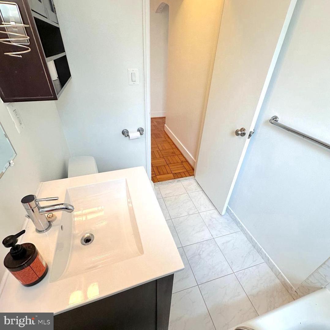 2515 K ST NW #205, WASHINGTON, District Of Columbia 20037, 1 Bedroom Bedrooms, ,1 BathroomBathrooms,Residential,For sale,2515 K ST NW #205,DCDC2203292 MLS # DCDC2203292