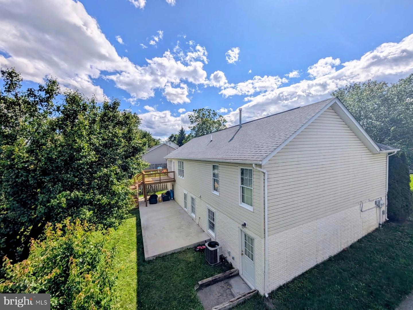 2620 STONEGATE DR, WINCHESTER, Virginia 22601, 5 Bedrooms Bedrooms, ,3 BathroomsBathrooms,Residential,For sale,2620 STONEGATE DR,VAWI2007886 MLS # VAWI2007886