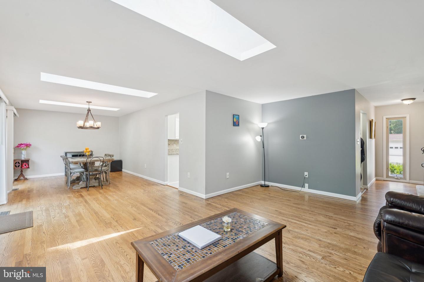 9207 BOIS AVE, VIENNA, Virginia 22182, 5 Bedrooms Bedrooms, ,3 BathroomsBathrooms,Residential,For sale,9207 BOIS AVE,VAFX2244888 MLS # VAFX2244888