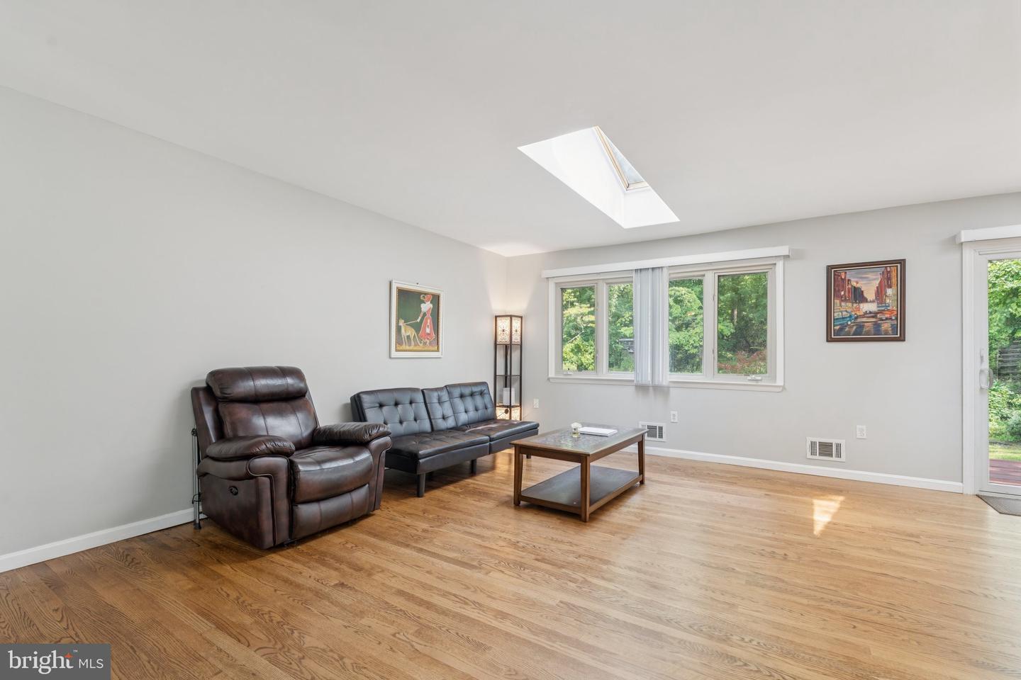 9207 BOIS AVE, VIENNA, Virginia 22182, 5 Bedrooms Bedrooms, ,3 BathroomsBathrooms,Residential,For sale,9207 BOIS AVE,VAFX2244888 MLS # VAFX2244888