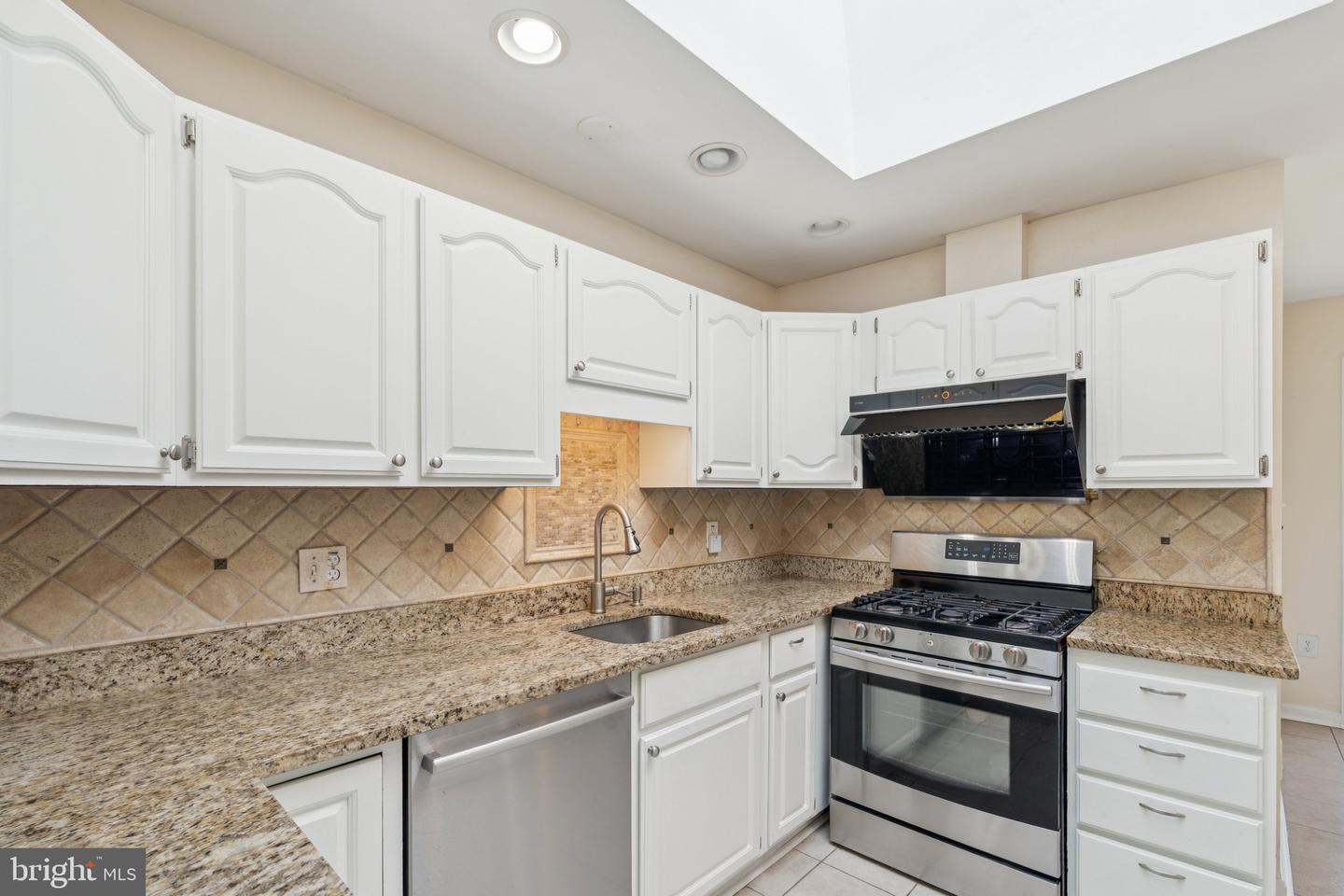 9207 BOIS AVE, VIENNA, Virginia 22182, 5 Bedrooms Bedrooms, ,3 BathroomsBathrooms,Residential,For sale,9207 BOIS AVE,VAFX2244888 MLS # VAFX2244888