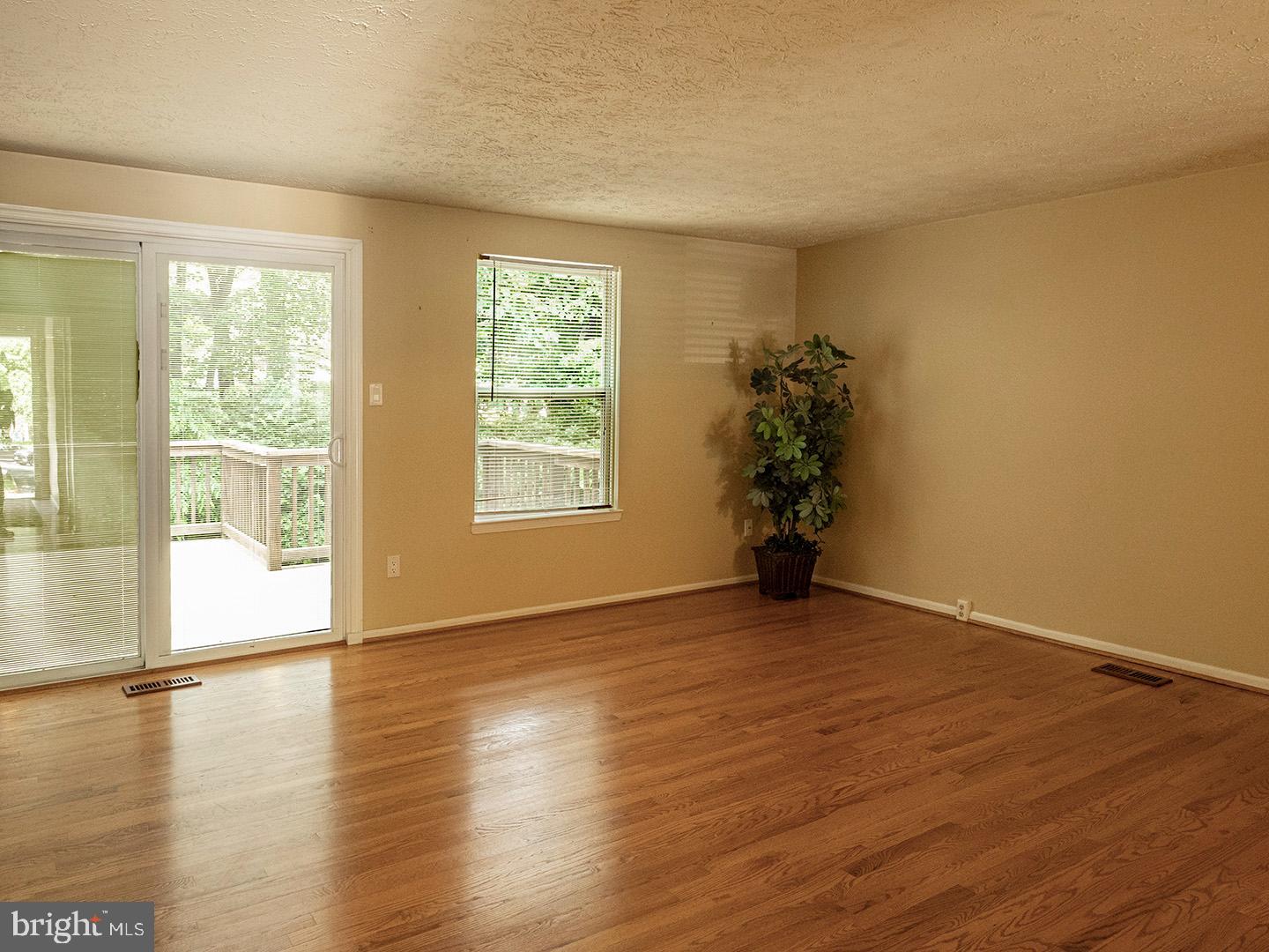 11050 GRANBY CT, RESTON, Virginia 20191, 3 Bedrooms Bedrooms, ,2 BathroomsBathrooms,Residential,For sale,11050 GRANBY CT,VAFX2245068 MLS # VAFX2245068