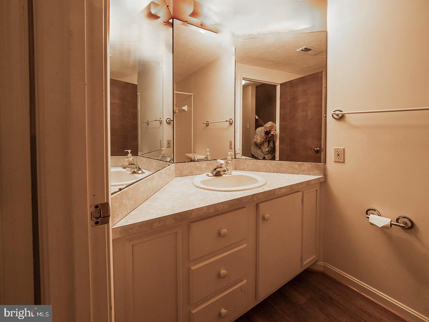 11050 GRANBY CT, RESTON, Virginia 20191, 3 Bedrooms Bedrooms, ,2 BathroomsBathrooms,Residential,For sale,11050 GRANBY CT,VAFX2245068 MLS # VAFX2245068