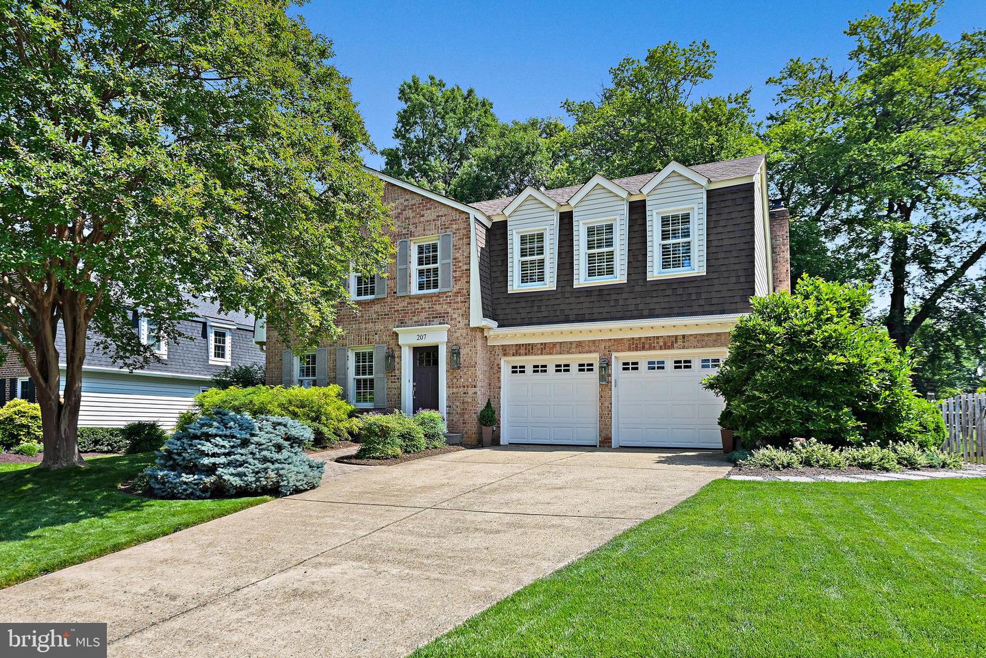 207 CERET CT SW, VIENNA, Virginia 22180, 4 Bedrooms Bedrooms, ,3 BathroomsBathrooms,Residential,For sale,207 CERET CT SW,VAFX2244222 MLS # VAFX2244222