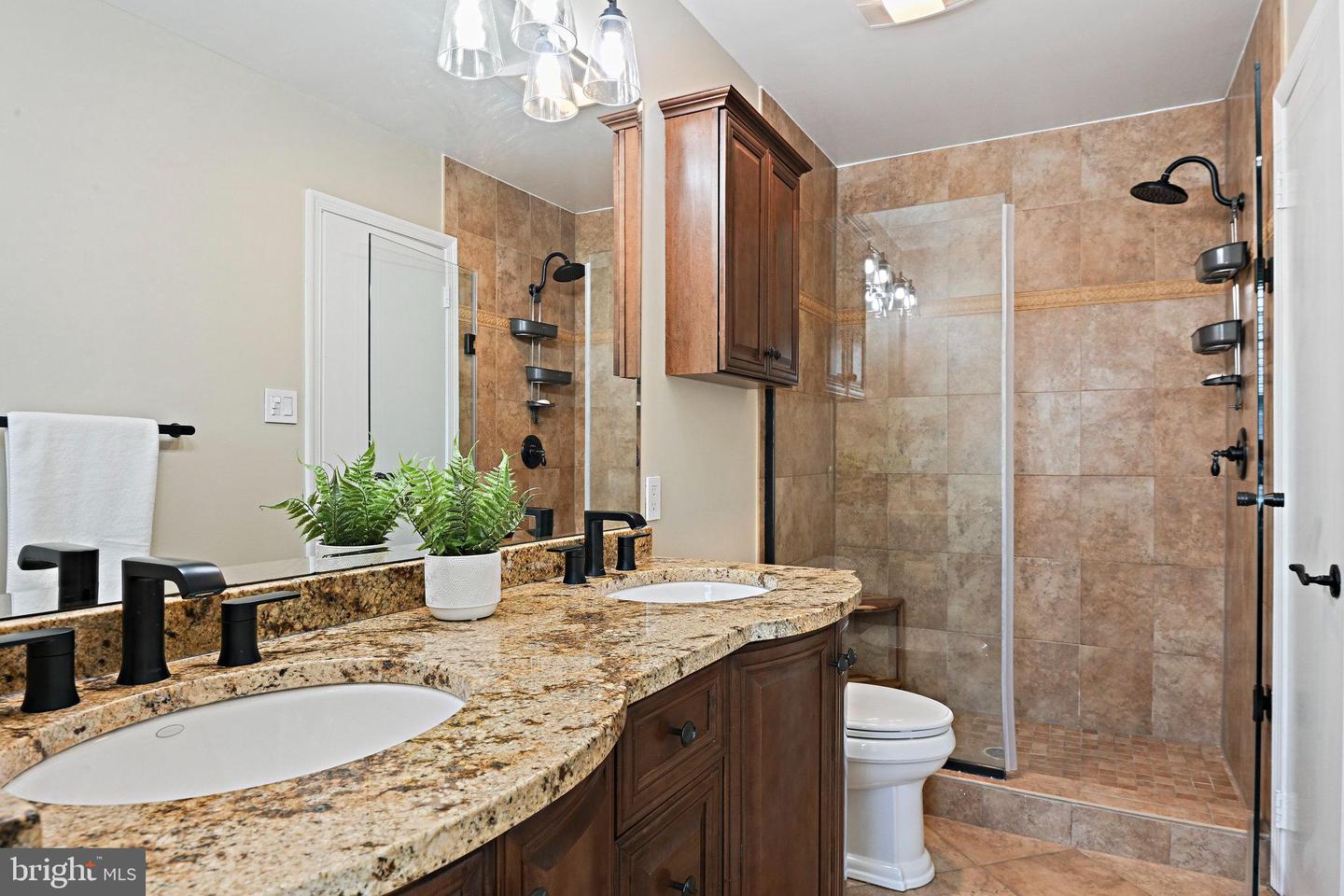 207 CERET CT SW, VIENNA, Virginia 22180, 4 Bedrooms Bedrooms, ,3 BathroomsBathrooms,Residential,For sale,207 CERET CT SW,VAFX2244222 MLS # VAFX2244222
