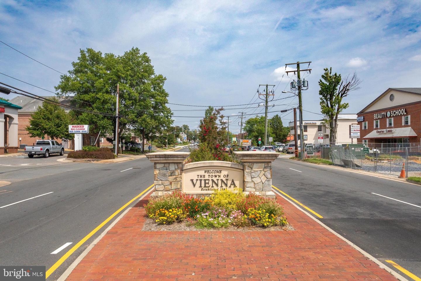 207 CERET CT SW, VIENNA, Virginia 22180, 4 Bedrooms Bedrooms, ,3 BathroomsBathrooms,Residential,For sale,207 CERET CT SW,VAFX2244222 MLS # VAFX2244222