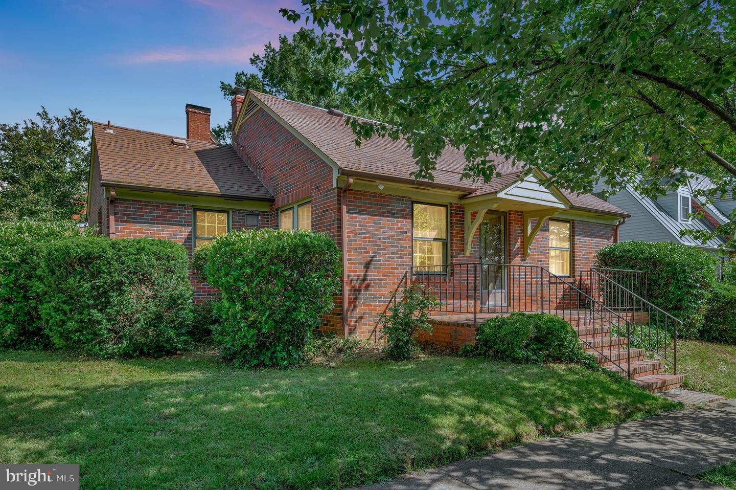 911 MONROE ST, FREDERICKSBURG, Virginia 22401, 4 Bedrooms Bedrooms, ,2 BathroomsBathrooms,Residential,For sale,911 MONROE ST,VAFB2008324 MLS # VAFB2008324