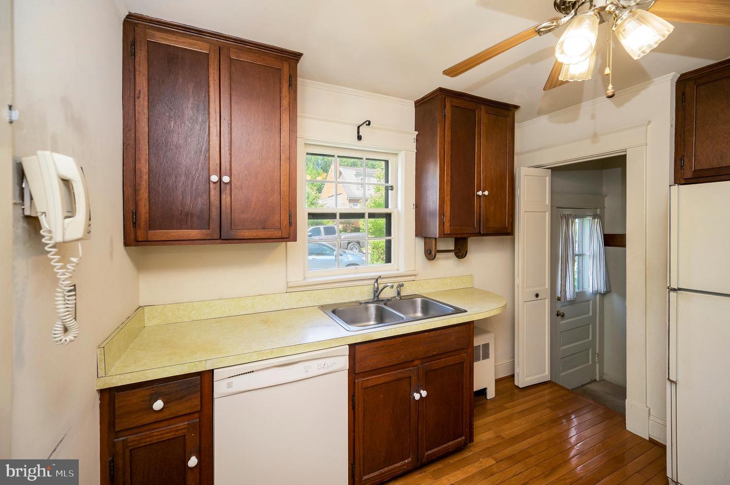 911 MONROE ST, FREDERICKSBURG, Virginia 22401, 4 Bedrooms Bedrooms, ,2 BathroomsBathrooms,Residential,For sale,911 MONROE ST,VAFB2008324 MLS # VAFB2008324