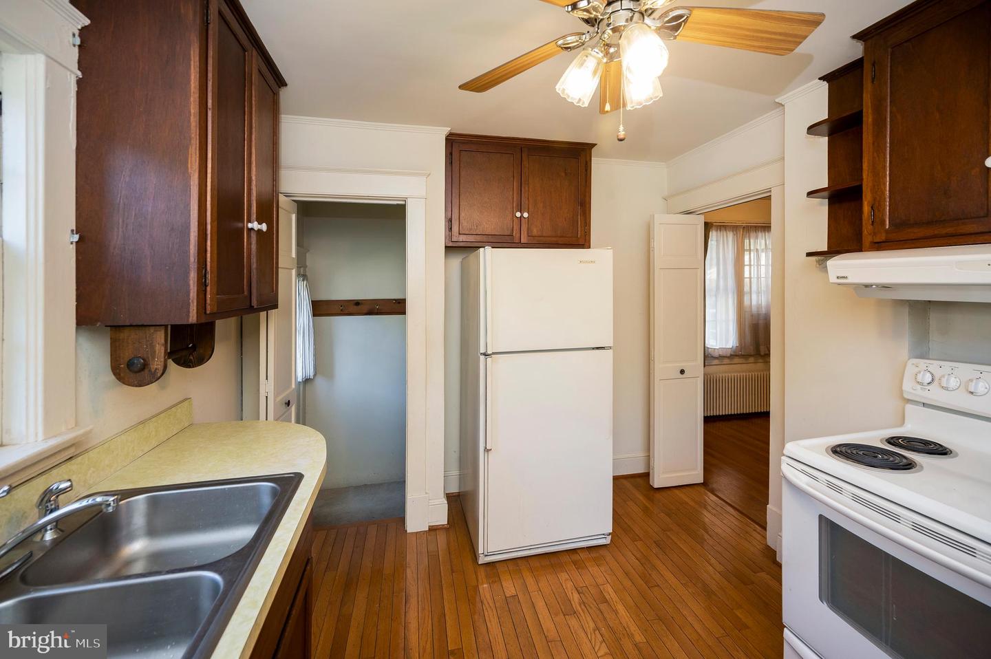 911 MONROE ST, FREDERICKSBURG, Virginia 22401, 4 Bedrooms Bedrooms, ,2 BathroomsBathrooms,Residential,For sale,911 MONROE ST,VAFB2008324 MLS # VAFB2008324