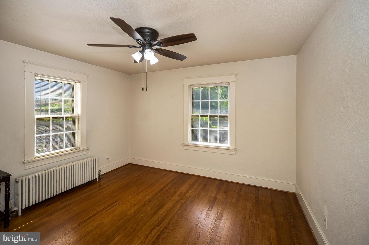 911 MONROE ST, FREDERICKSBURG, Virginia 22401, 4 Bedrooms Bedrooms, ,2 BathroomsBathrooms,Residential,For sale,911 MONROE ST,VAFB2008324 MLS # VAFB2008324