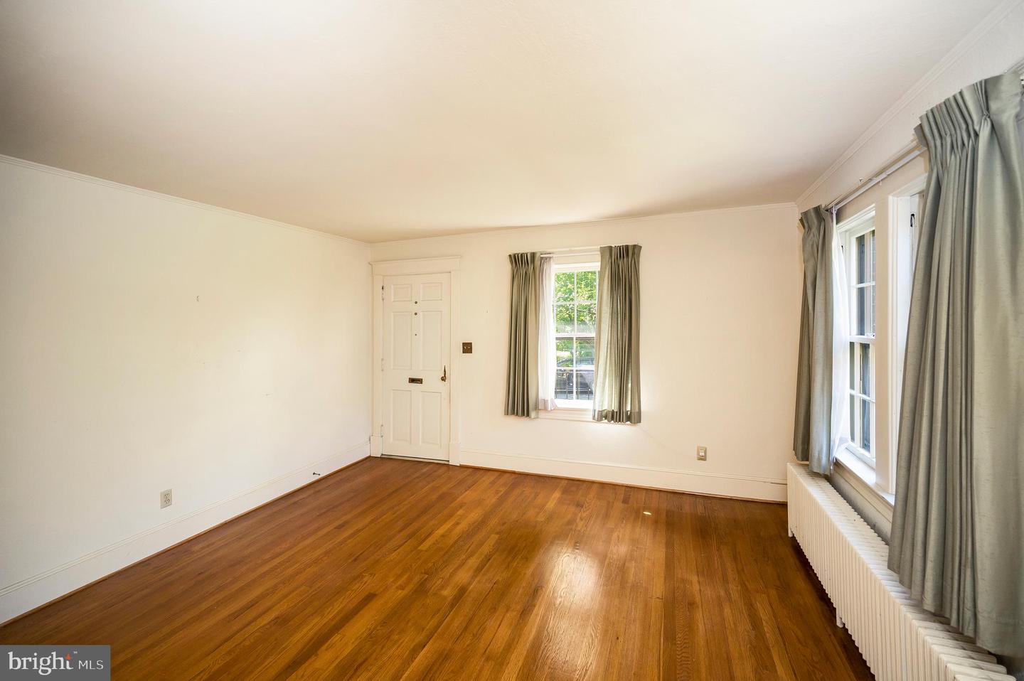 911 MONROE ST, FREDERICKSBURG, Virginia 22401, 4 Bedrooms Bedrooms, ,2 BathroomsBathrooms,Residential,For sale,911 MONROE ST,VAFB2008324 MLS # VAFB2008324