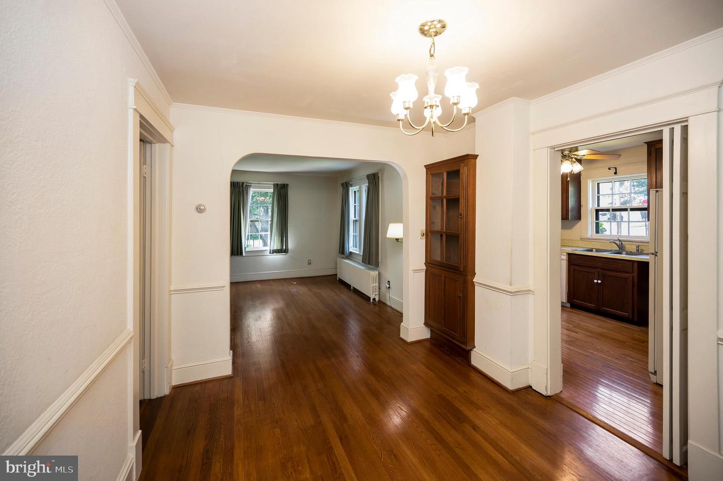 911 MONROE ST, FREDERICKSBURG, Virginia 22401, 4 Bedrooms Bedrooms, ,2 BathroomsBathrooms,Residential,For sale,911 MONROE ST,VAFB2008324 MLS # VAFB2008324