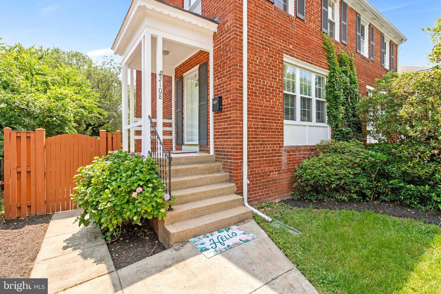 2108 26TH ST S, ARLINGTON, Virginia 22206, 2 Bedrooms Bedrooms, ,1 BathroomBathrooms,Residential,For sale,2108 26TH ST S,VAAR2058342 MLS # VAAR2058342
