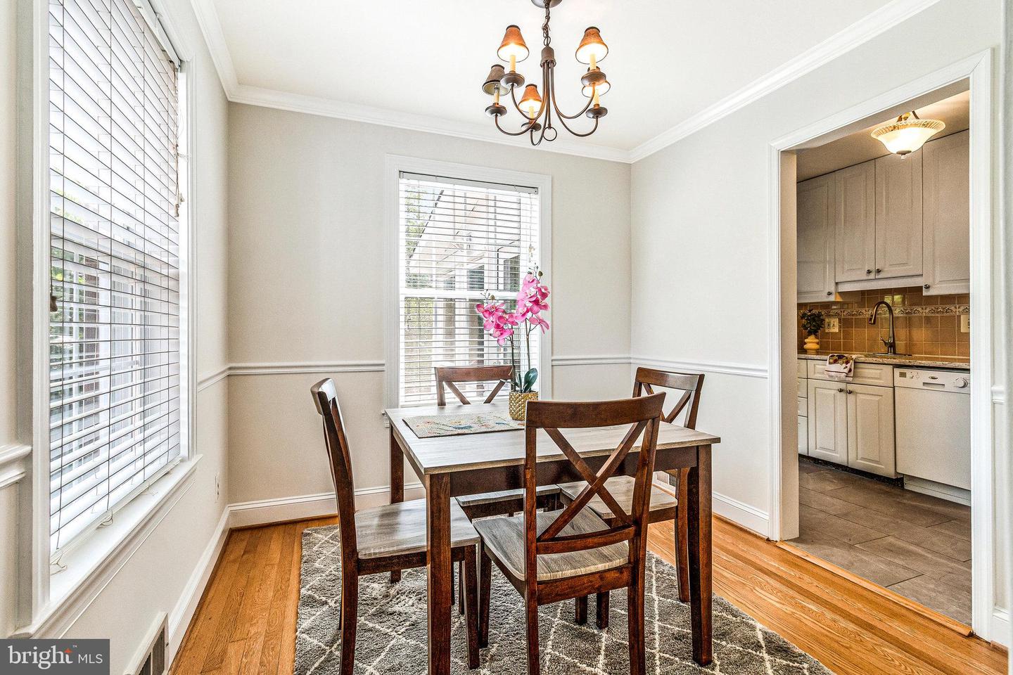 2108 26TH ST S, ARLINGTON, Virginia 22206, 2 Bedrooms Bedrooms, ,1 BathroomBathrooms,Residential,For sale,2108 26TH ST S,VAAR2058342 MLS # VAAR2058342