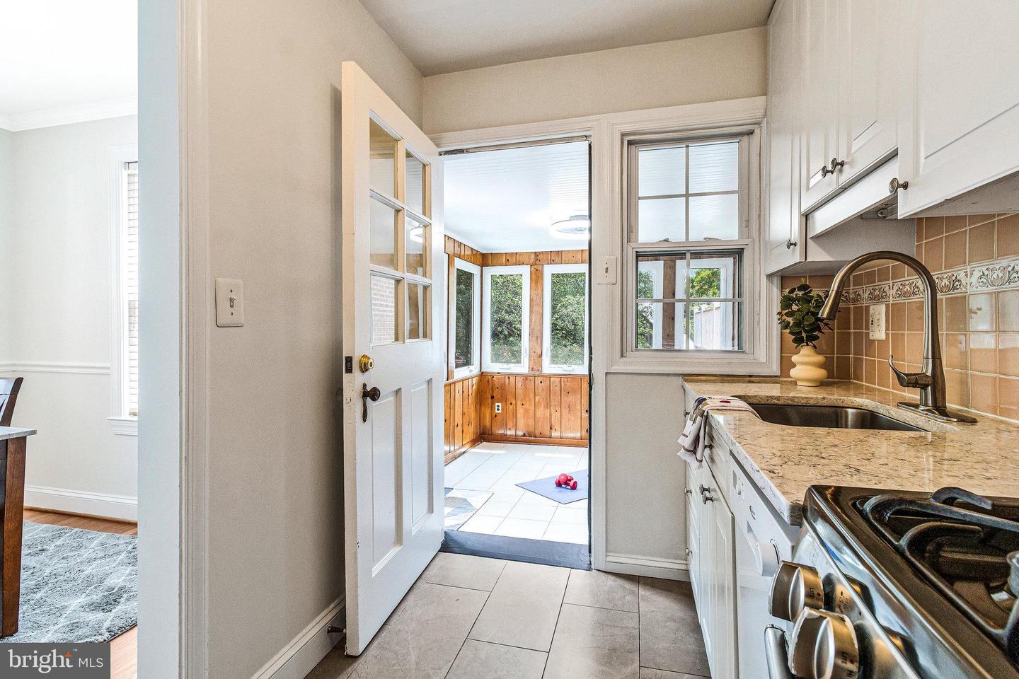 2108 26TH ST S, ARLINGTON, Virginia 22206, 2 Bedrooms Bedrooms, ,1 BathroomBathrooms,Residential,For sale,2108 26TH ST S,VAAR2058342 MLS # VAAR2058342