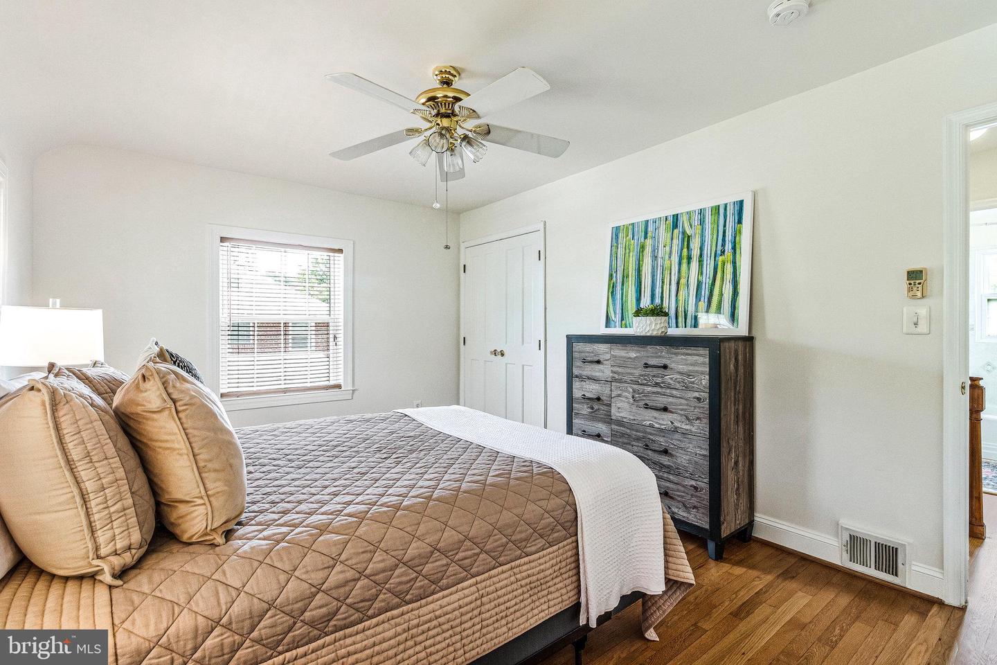 2108 26TH ST S, ARLINGTON, Virginia 22206, 2 Bedrooms Bedrooms, ,1 BathroomBathrooms,Residential,For sale,2108 26TH ST S,VAAR2058342 MLS # VAAR2058342