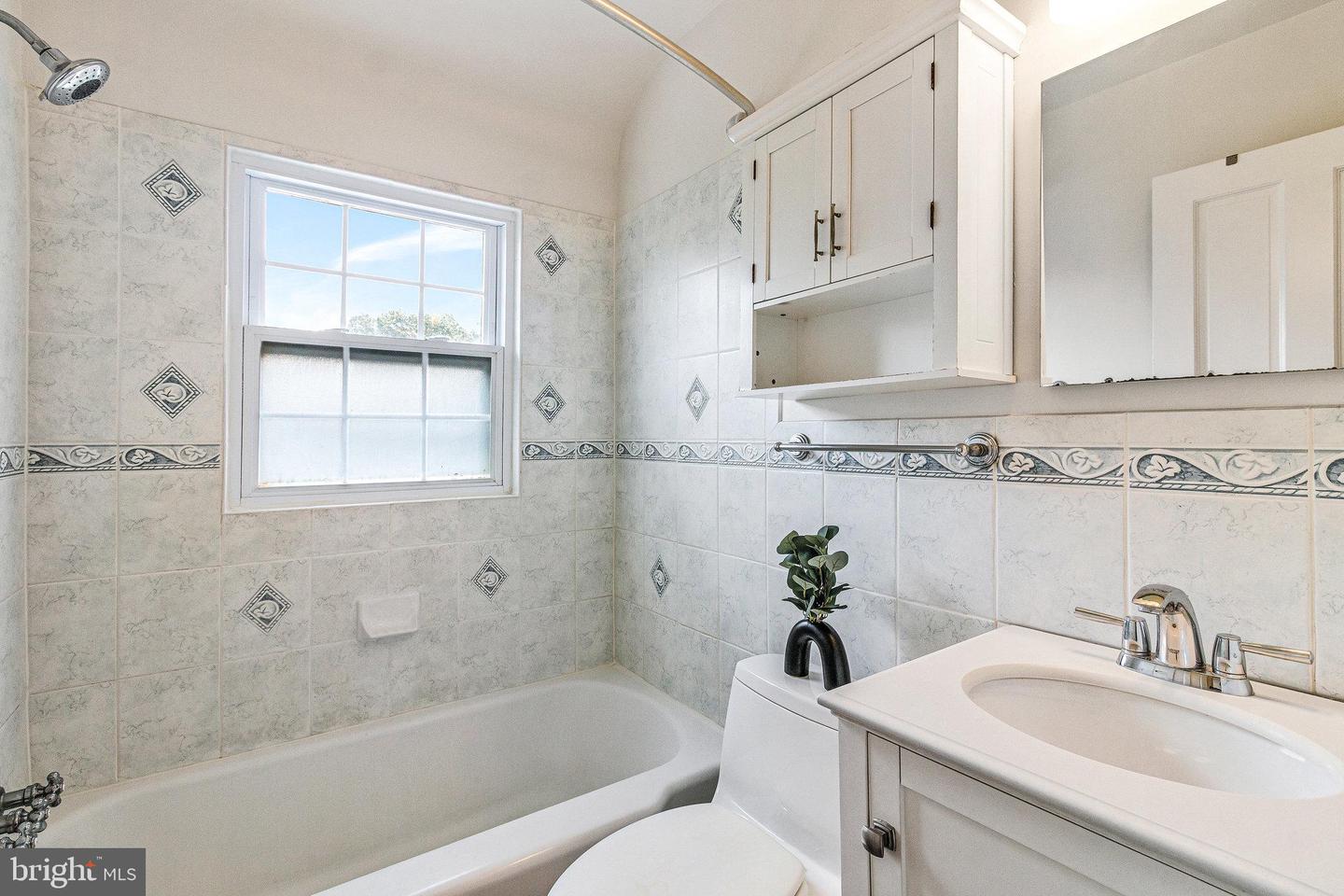 2108 26TH ST S, ARLINGTON, Virginia 22206, 2 Bedrooms Bedrooms, ,1 BathroomBathrooms,Residential,For sale,2108 26TH ST S,VAAR2058342 MLS # VAAR2058342